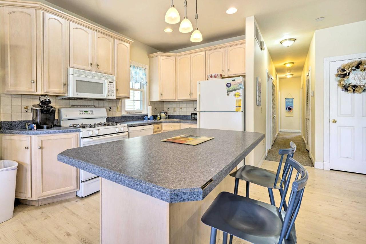 Sunny Ocean City Retreat About Qtr-Mi To Beach! Bagian luar foto